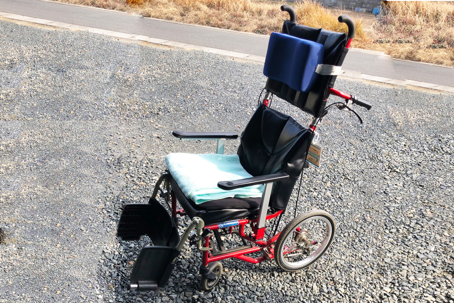 リクライニング車いすの画像